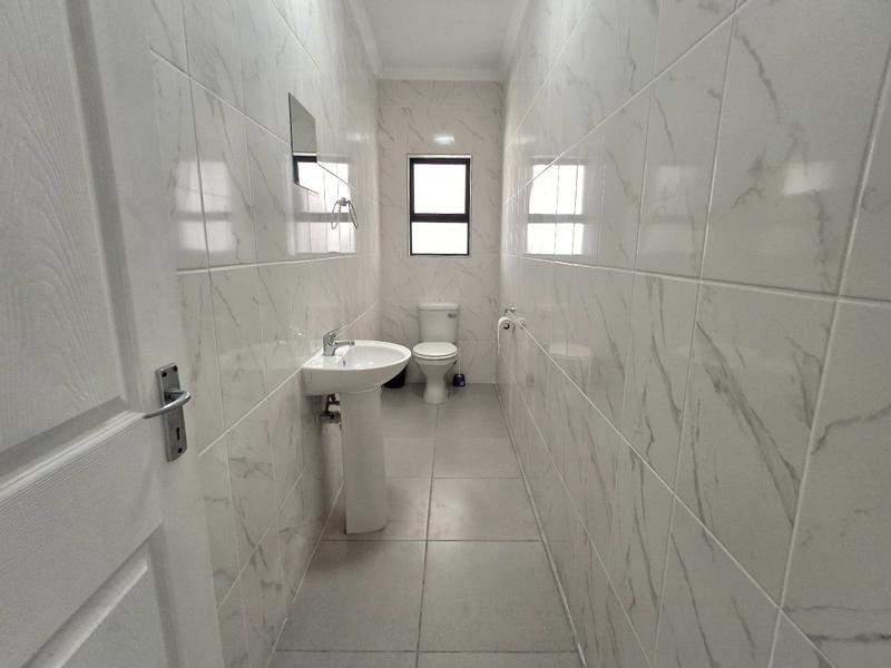 4 Bedroom Property for Sale in Harbour Lights Western Cape